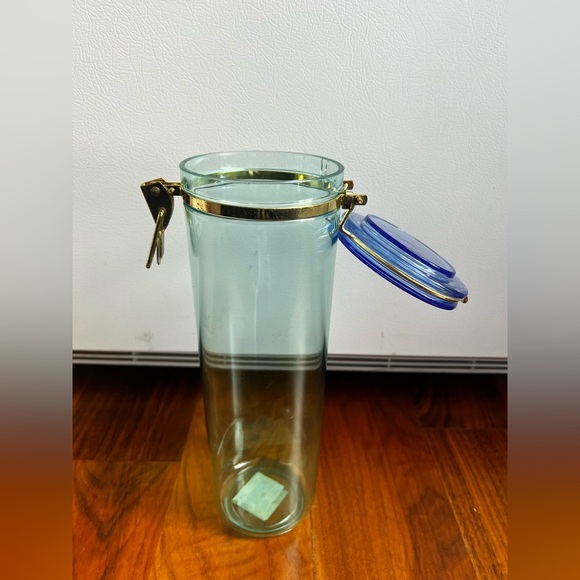 Plastic Spaghetti Container - Picture 1 of 8